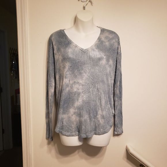 American Eagle top - Picture 1 of 6